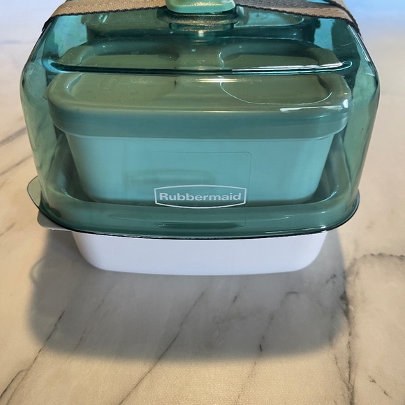 Rubbermaid Fasten & Go - Picture 1 of 2